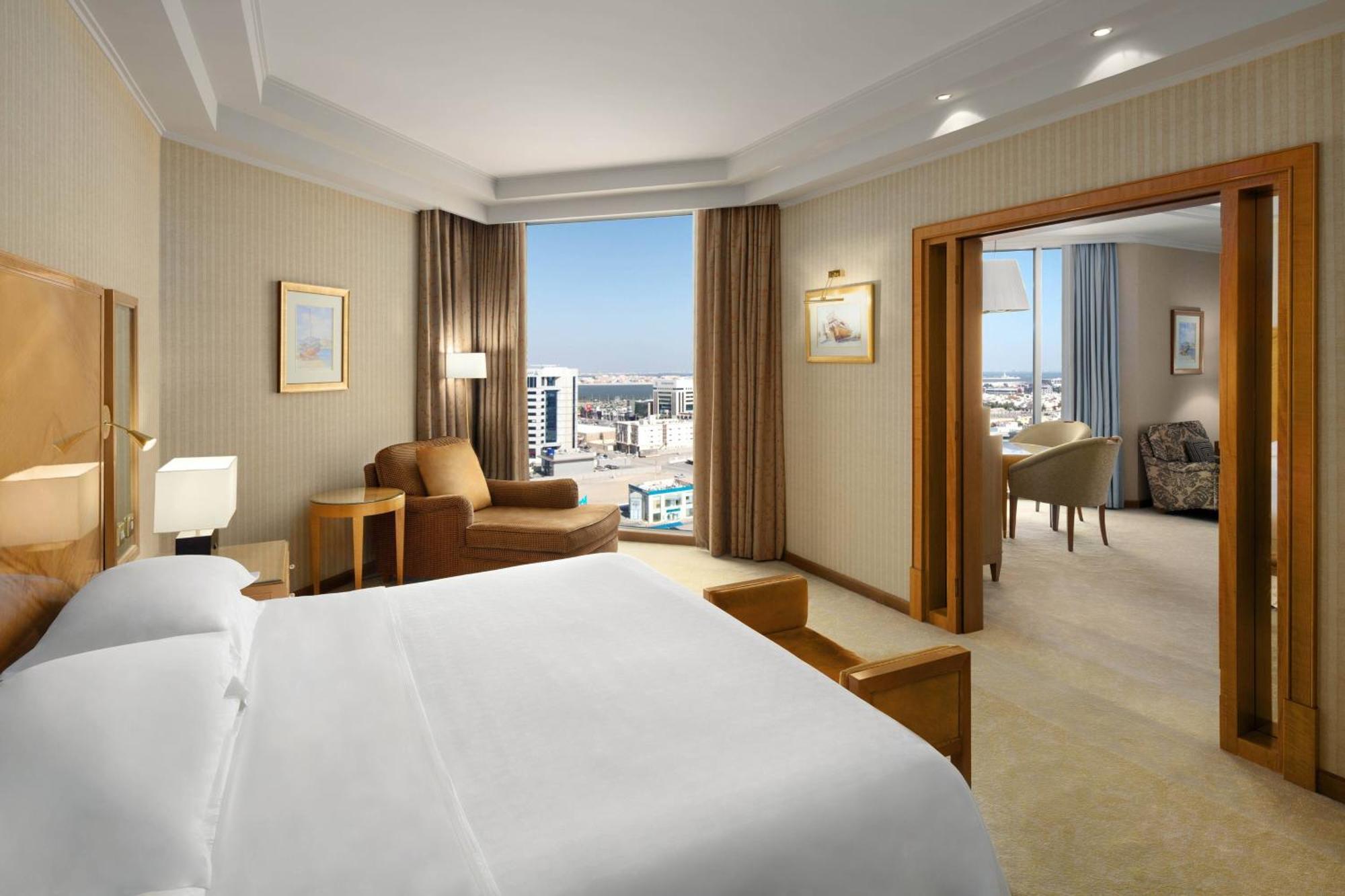 Sheraton Dammam Hotel & Convention Centre Ngoại thất bức ảnh Suite