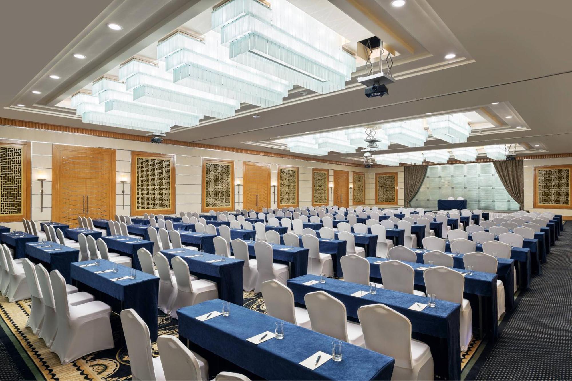 Sheraton Dammam Hotel & Convention Centre Ngoại thất bức ảnh The Grand Ballroom