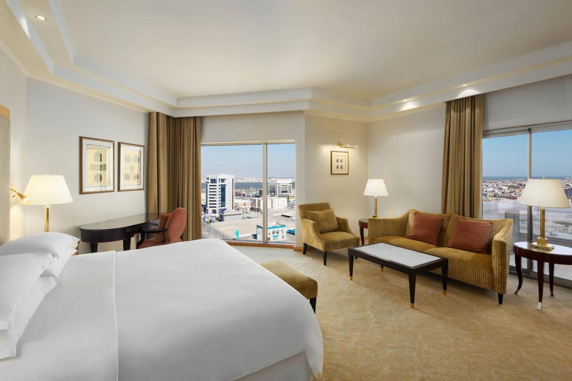 Sheraton Dammam Hotel & Convention Centre Ngoại thất bức ảnh A room at the Four Seasons Hotel, Madrid